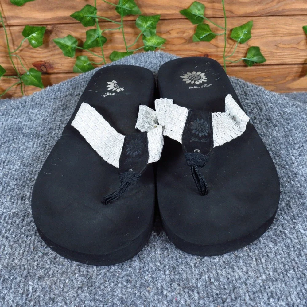 Yellow Box Soleil Women Flip Flop Size 8.5 Casual Summer Platform Black Silver - Picture 2 of 6